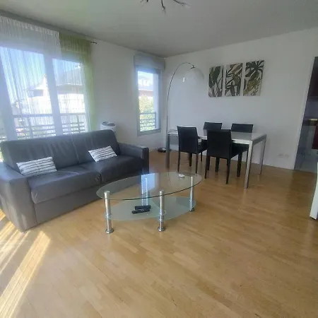 Bord De Seine Apartment *